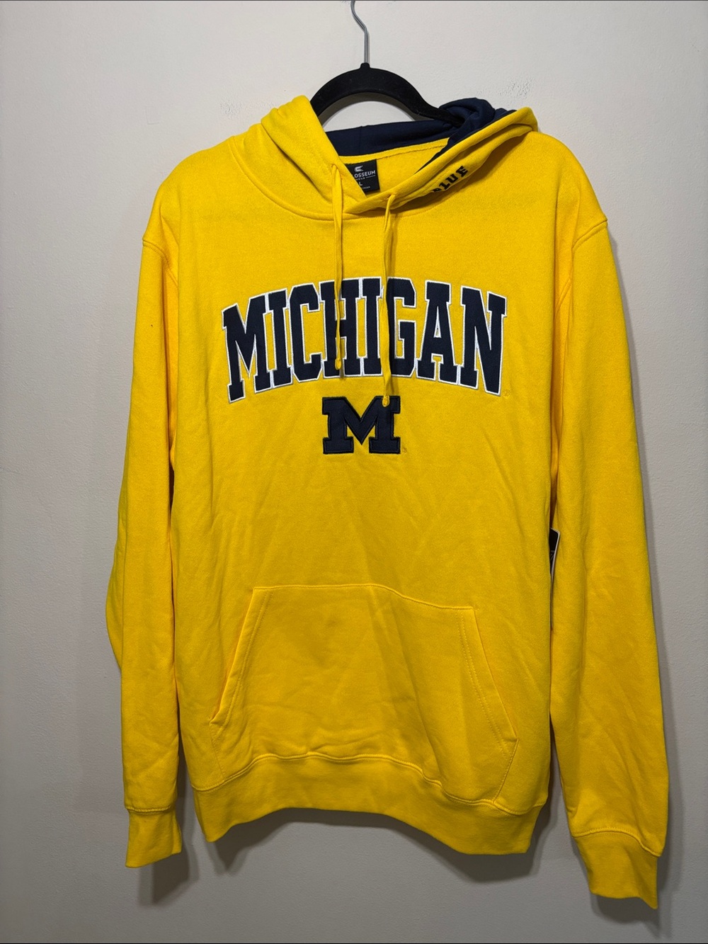 Colosseum Michigan Yellow & Navy Pullover Hoodie